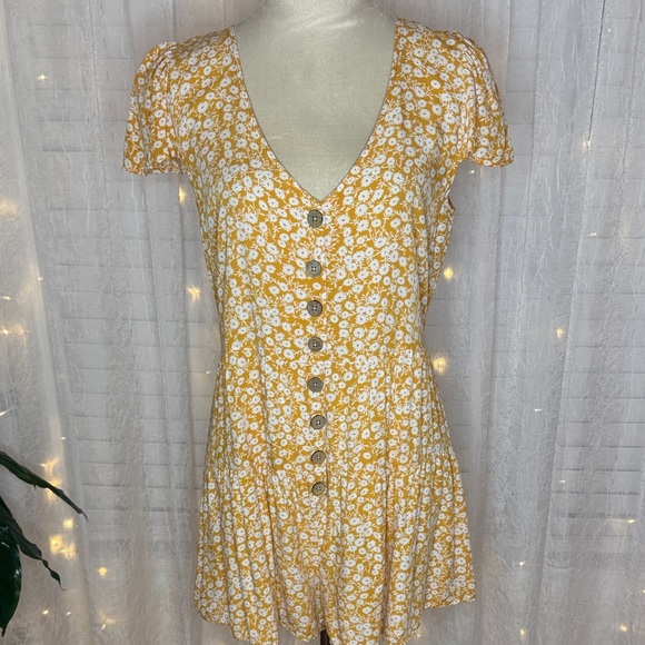 willow & root Pants - Sunny Floral Button-Front Romper